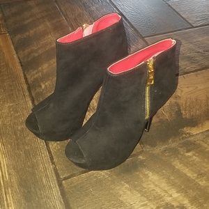 Qupid black velvet  peep toe booties